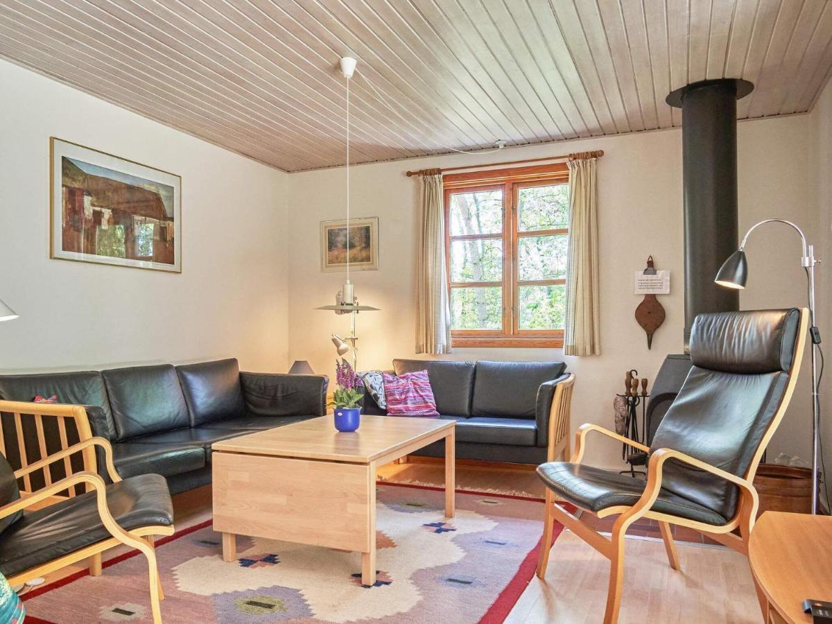 Three-Bedroom Holiday Home In Ronne 4 Exteriör bild