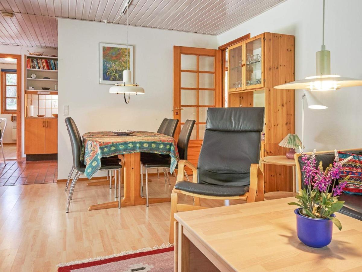 Three-Bedroom Holiday Home In Ronne 4 Exteriör bild
