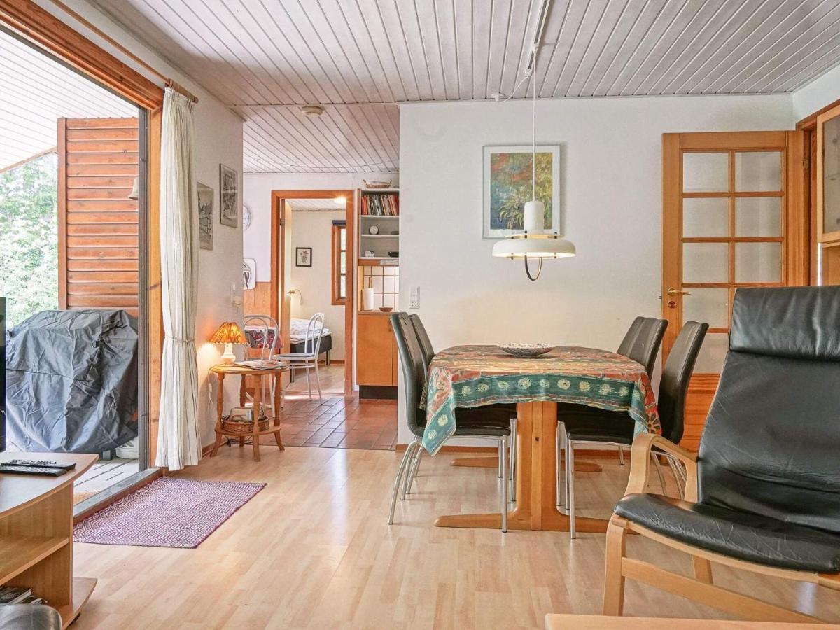 Three-Bedroom Holiday Home In Ronne 4 Exteriör bild