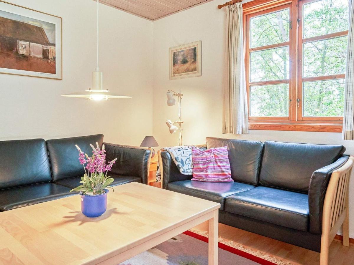 Three-Bedroom Holiday Home In Ronne 4 Exteriör bild