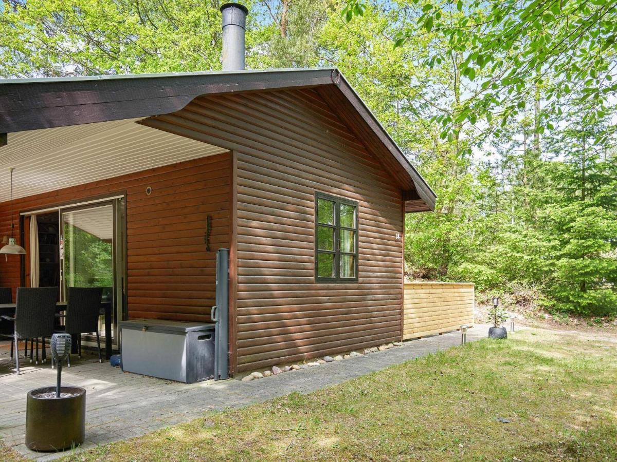 Three-Bedroom Holiday Home In Ronne 4 Exteriör bild