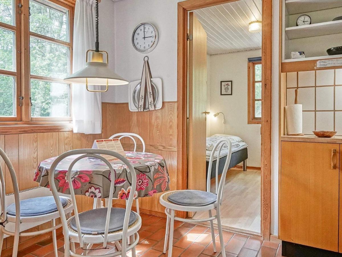 Three-Bedroom Holiday Home In Ronne 4 Exteriör bild