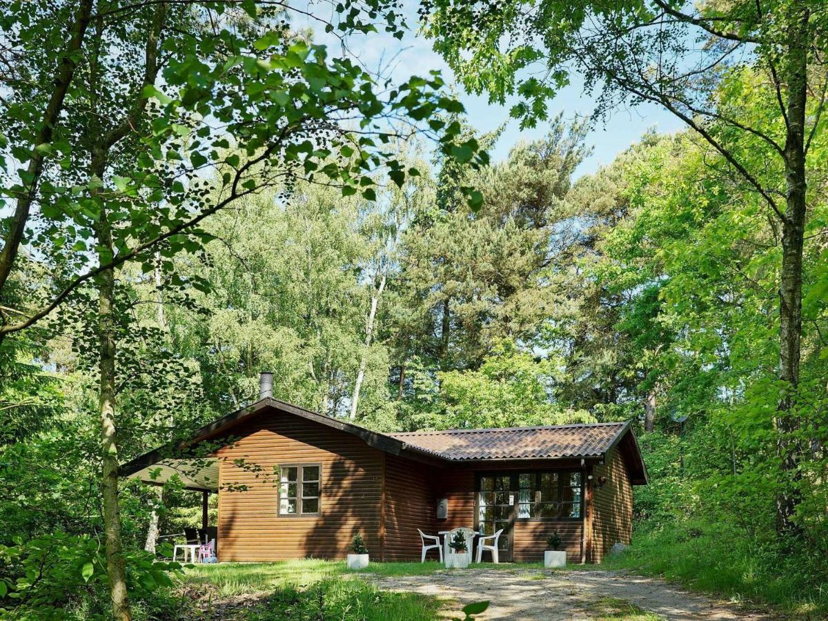 Three-Bedroom Holiday Home In Ronne 4 Exteriör bild