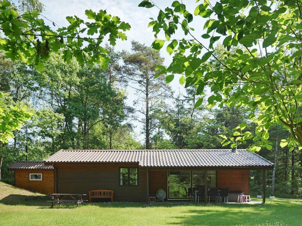 Three-Bedroom Holiday Home In Ronne 4 Exteriör bild